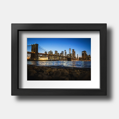 Tirage photo de New York "Nightscape of New York and the Brooklyn Bridge" - NY - The Artistic Way