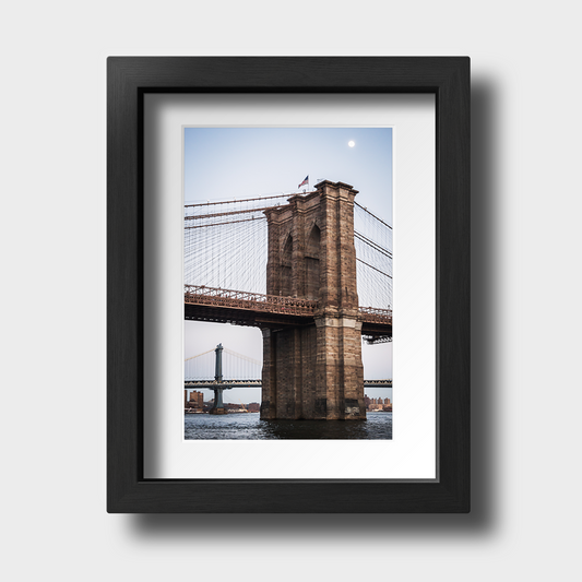 Tirage Photo de New York "Pillars of the Manhattan Bridge and the Brooklyn Bridge" - NYC - The Artistic Way