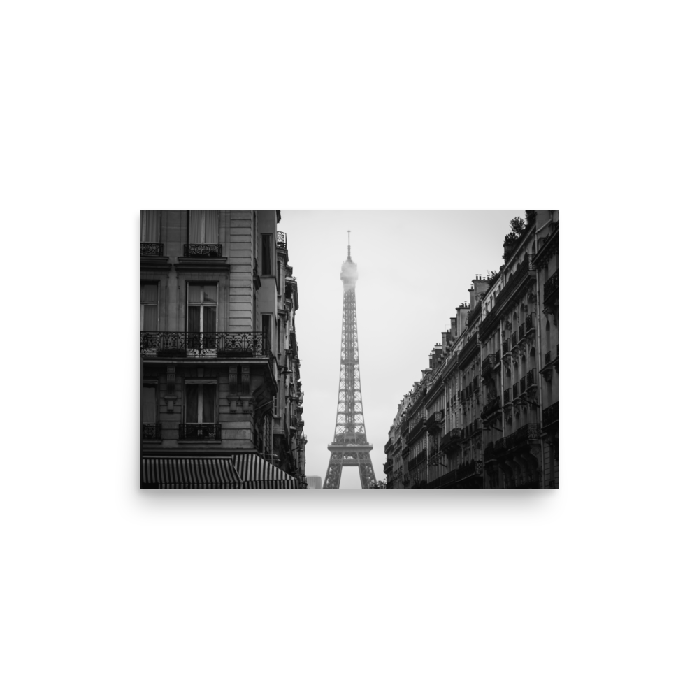 Tirage photo de Paris "Misty Eiffel Tower B&W" - Paris - The Artistic Way