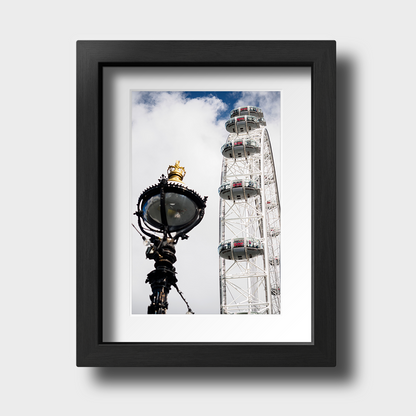 Tirage photo de Londres "London Eye along the Thames river" - Londres - The Artistic Way