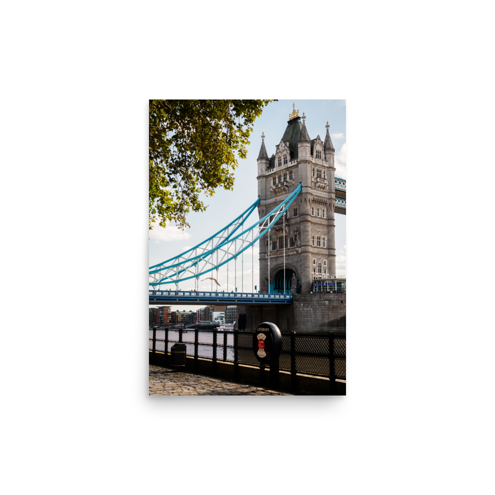 Tirage photo de Londres "Tower Bridge from Lower Thames St" - Londres - The Artistic Way