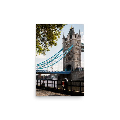 Tirage photo de Londres "Tower Bridge from Lower Thames St" - Londres - The Artistic Way
