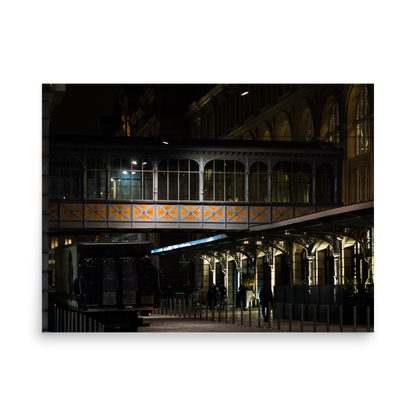 Tirage photo de Paris "Night atmosphere at Saint Lazare train station" - Paris - The Artistic Way