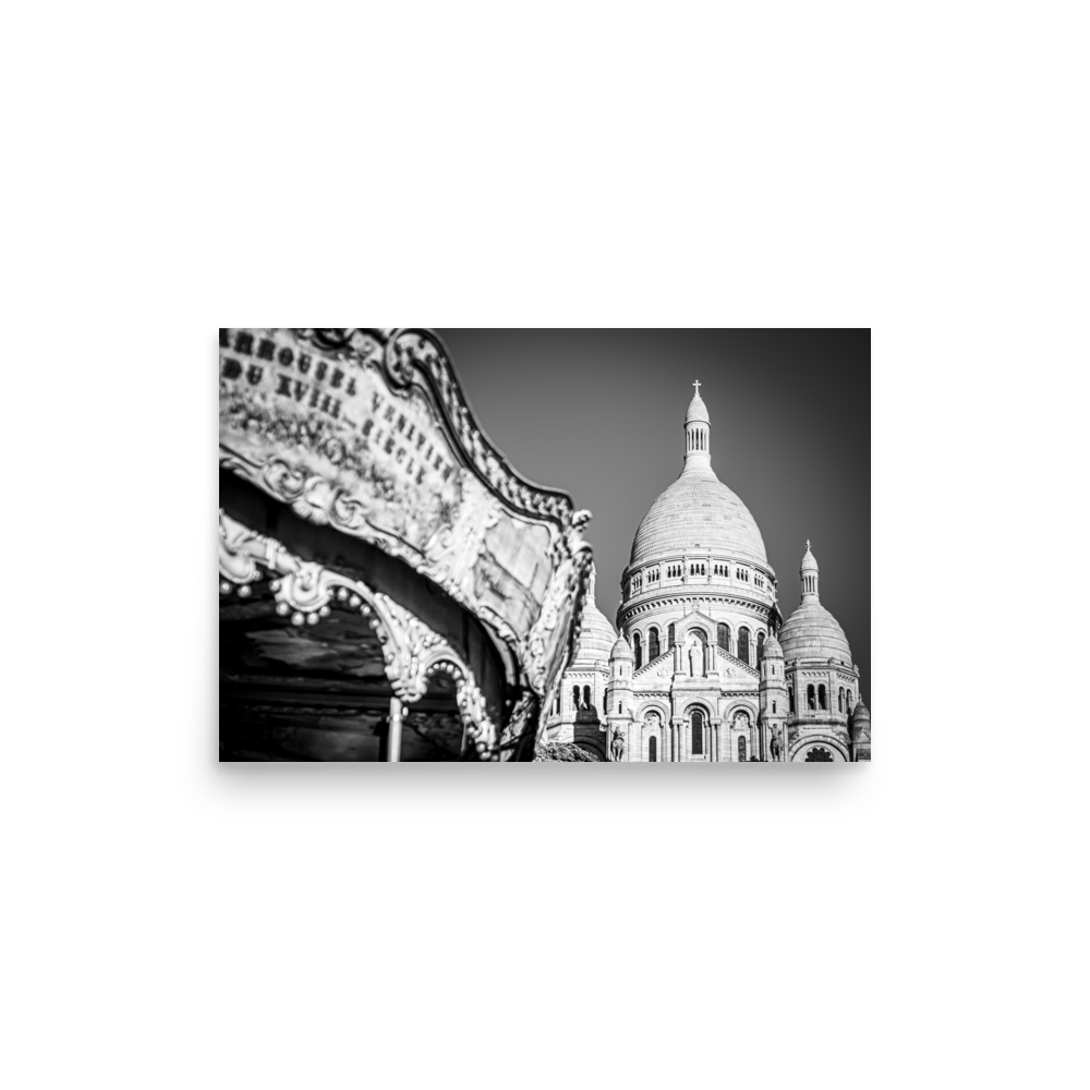 Tirage photo de Paris « The Sacred Heart from the carousel of Montmartre B&W » – Paris